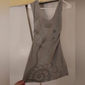 Small 'Leom Designs' Cotton body con top